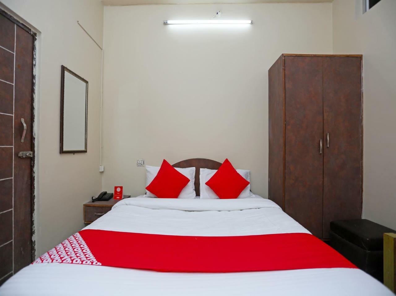 Oyo 18362 Hotel Jai Maa Durga Prayagraj Exterior photo